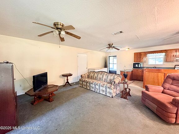 4th image of 153 Ida Miller Rd