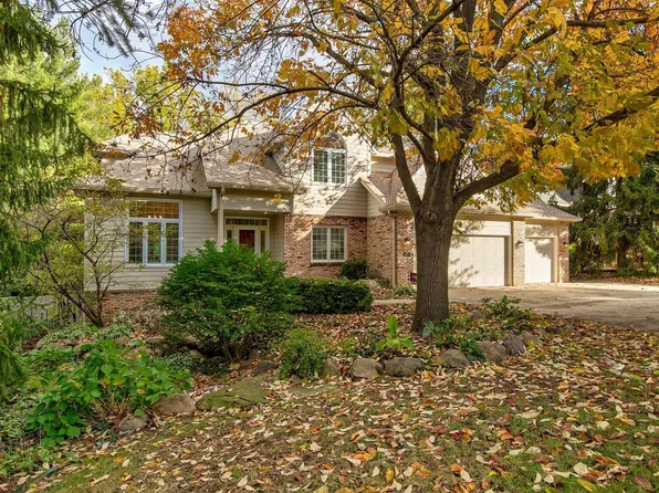 708 S 25th Ct, West Des Moines, IA 50265