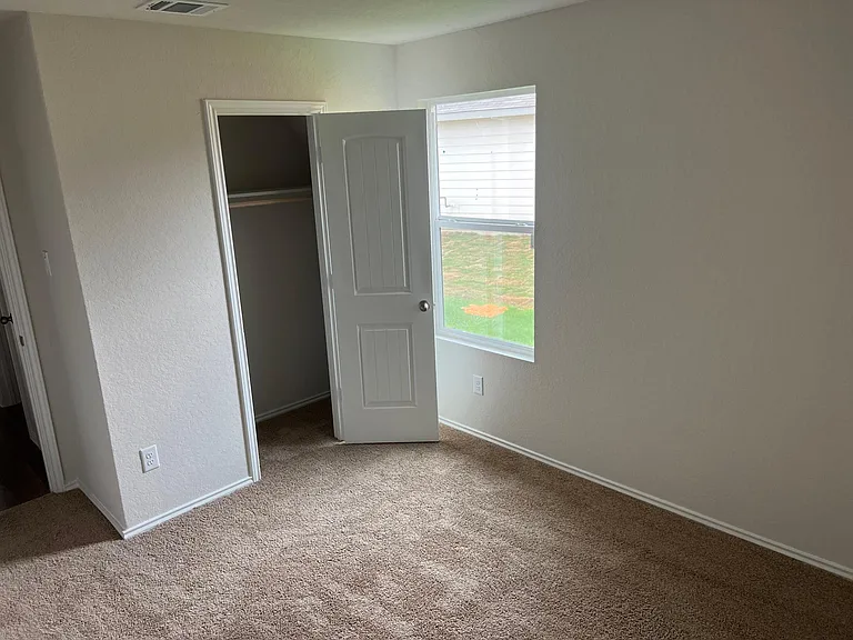 205 Lily Pond Trl — Photo 17