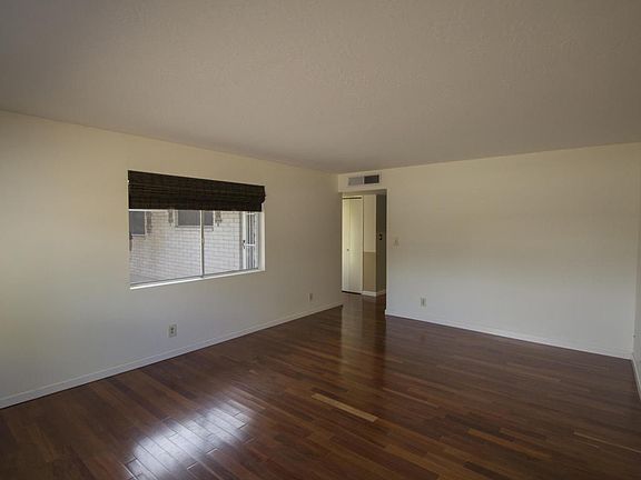 3rd image of 1137 E Brenda Dr
