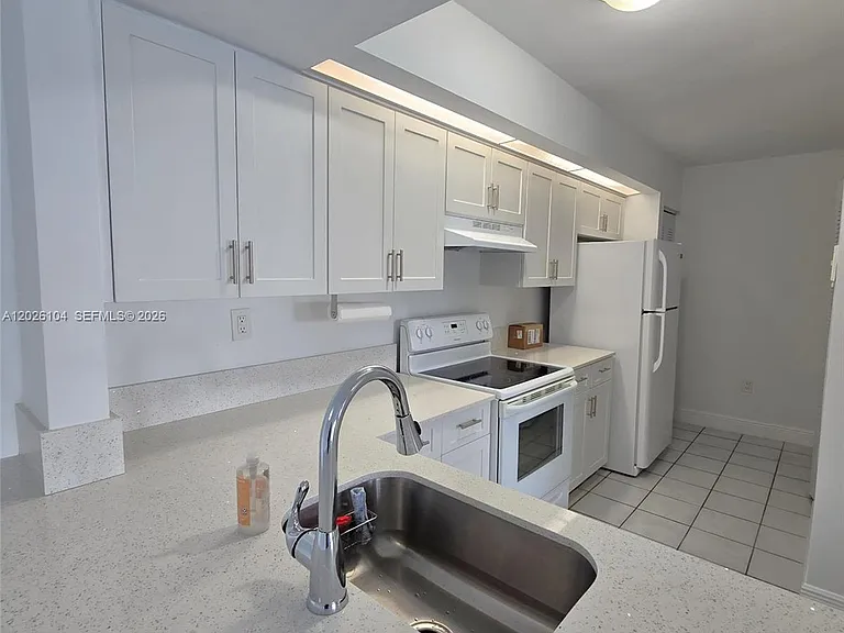 8600 SW 212th St #308 — Photo 6