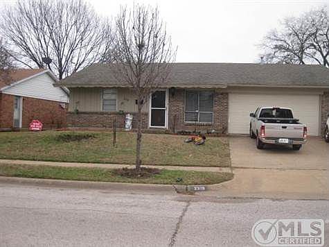 1st image of 2318 Royal Dr