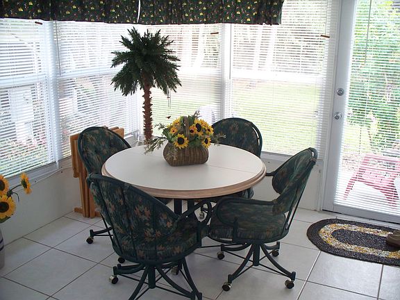 5th image of 2733 E Waterview Dr