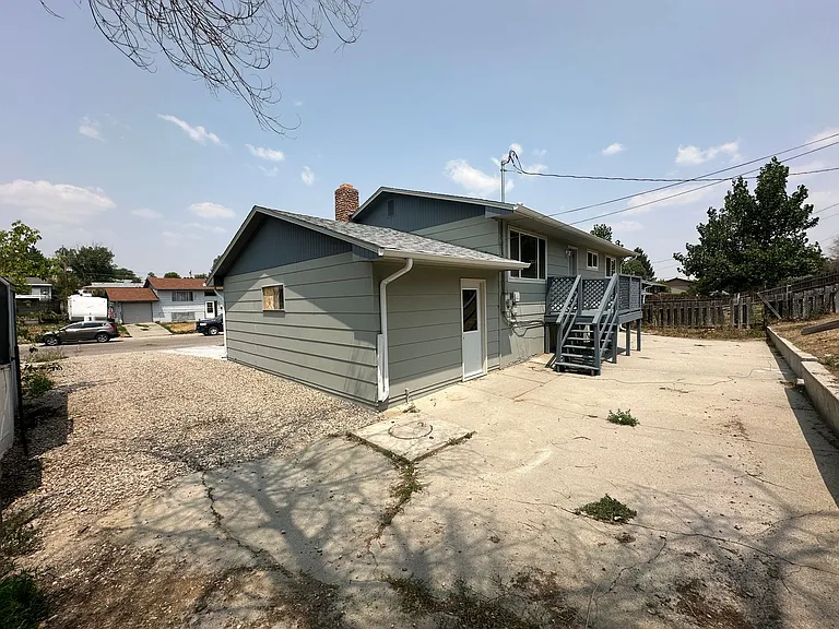 1755 Glendale Ave — Photo 17