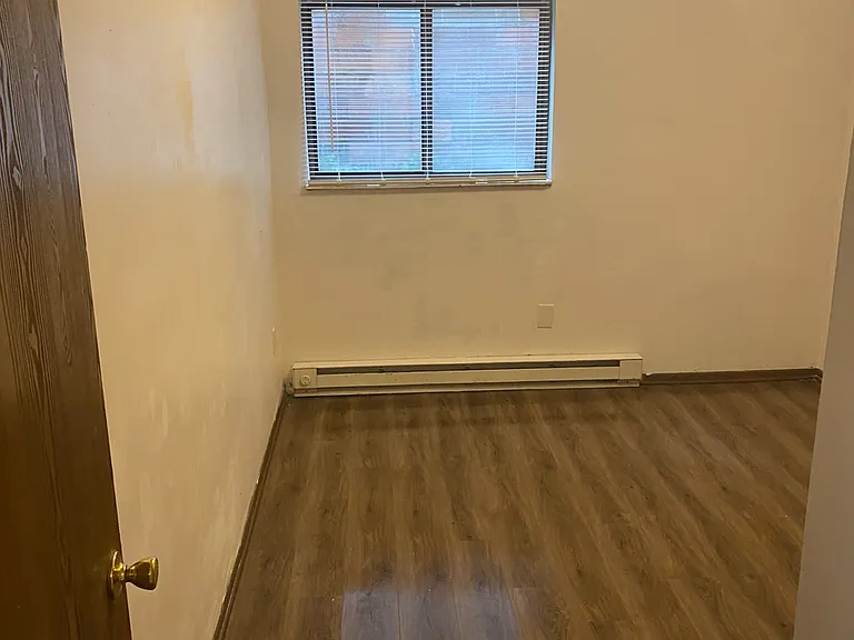 437 Sumner St — Photo 11
