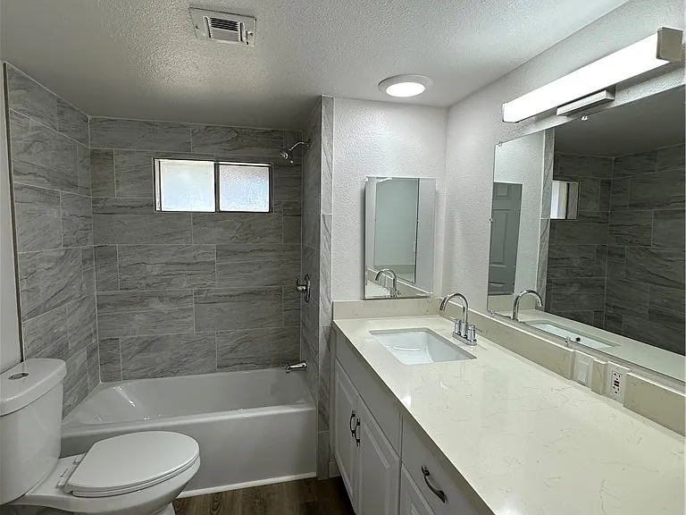 2590 N Murphy St — Photo 24