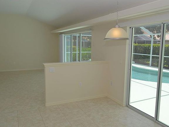 3rd image of 6504 Deer Lake Ct