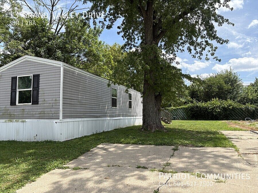 1st image of 13 Grand Valley Dr