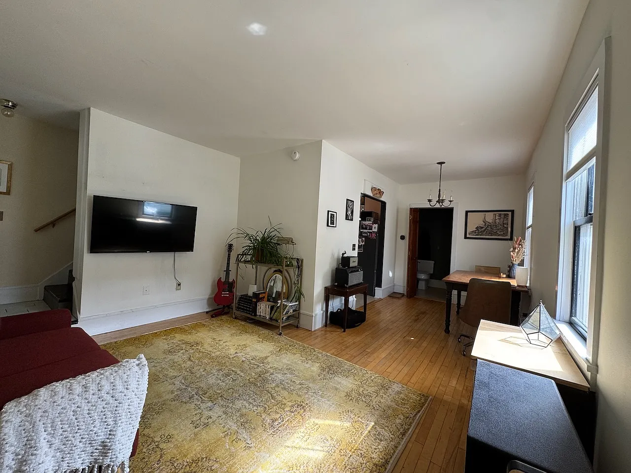 3 bed, 1.5 bath, 1010 sqft, $2,600 — Photo 3