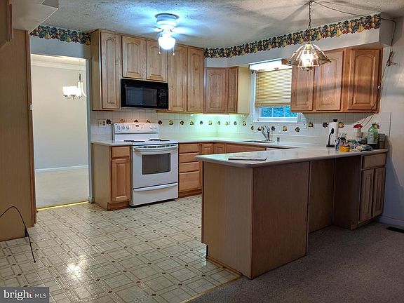 2nd image of 8333 Williamstowne Dr