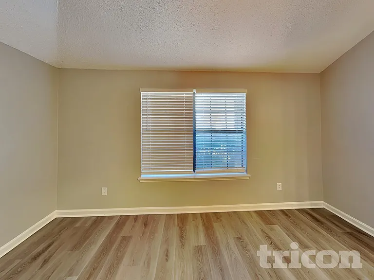 1252 Payne Dr — Photo 8