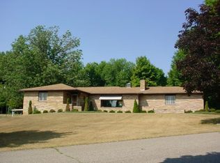 1874 Almeda Dr, Hillsdale, MI 49242