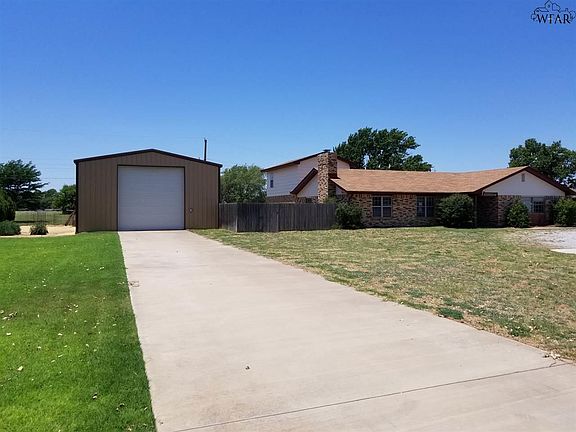 2nd image of 2826 Center Dr