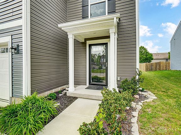 4th image of 718 Maxwell Ct