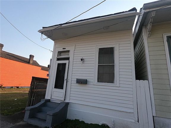 2nd image of 1722 Laharpe St