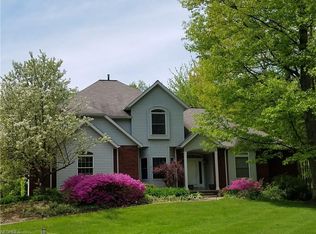 12580 Chesterfield Ln, Chesterland, OH 44026