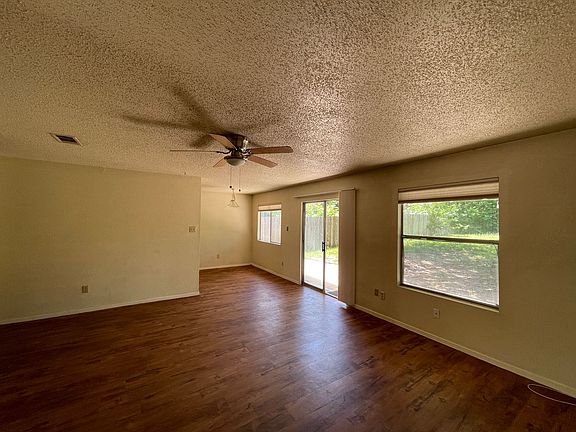 4th image of 2507 Sweet Clover Dr