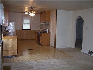 5th image of 2342 Addie Ave
