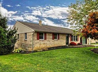 90 Glenmar Dr, Spring Grove, PA 17362