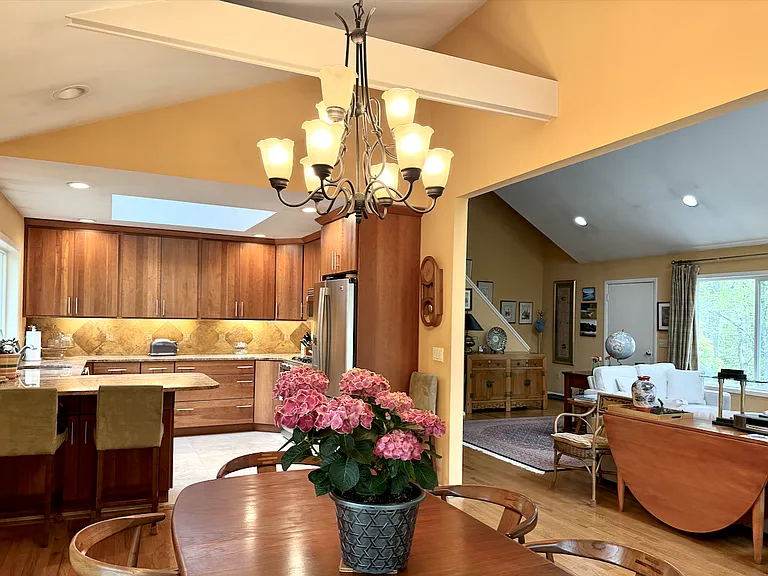 18 Hay Beach Rd — Photo 3