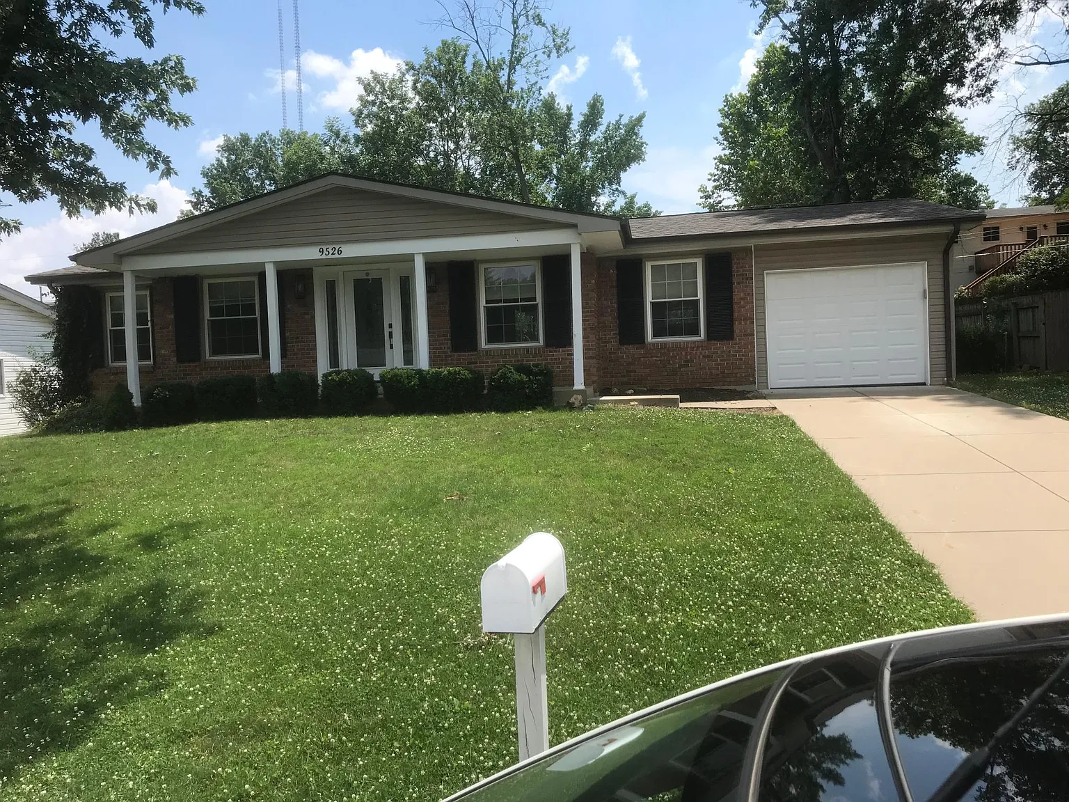 9526 Tealridge Dr photo 1