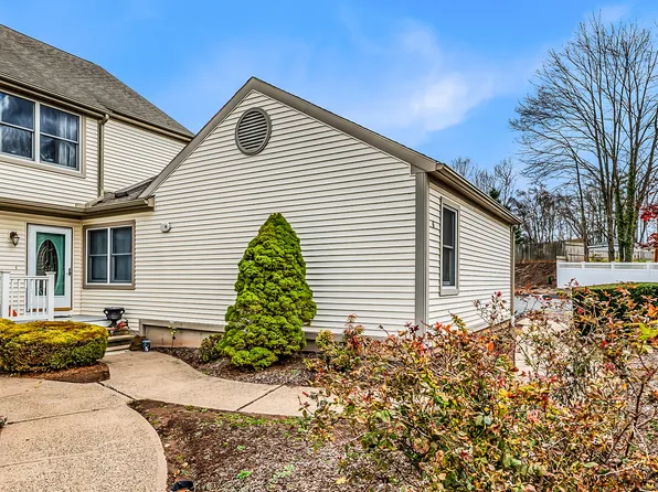 245 Berlin Avenue APT 6, Southington, CT 06489