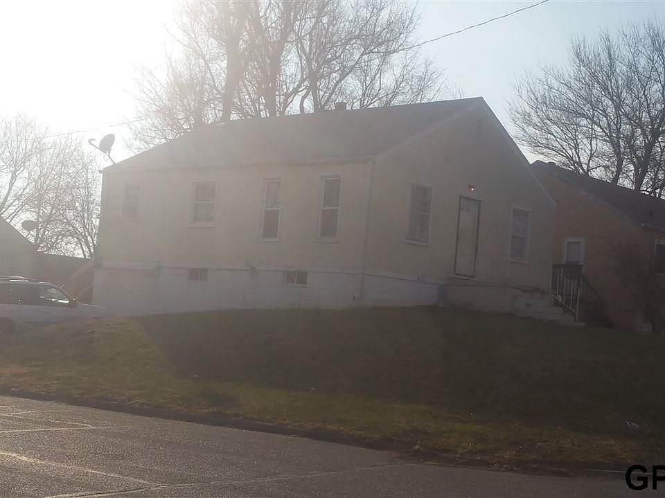 2nd image of 4101 Miami St