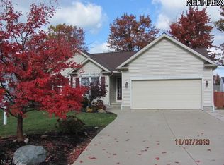 8014 Oak Tree Dr S, Lorain, OH 44053