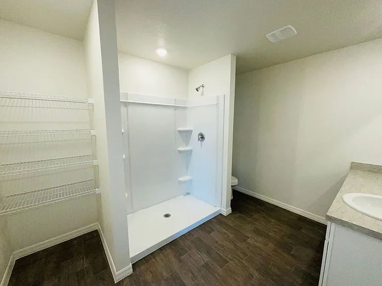 1701 SE Manth Ln — Photo 11