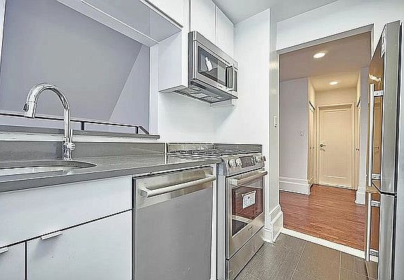 3rd image of 327 Saint Nicholas Ave APT 5B