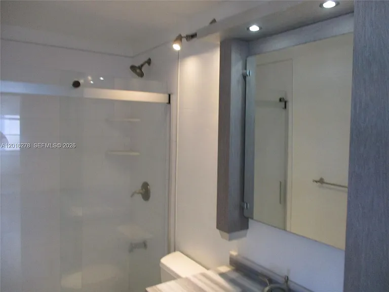 5313 Collins Ave #1111 — Photo 10