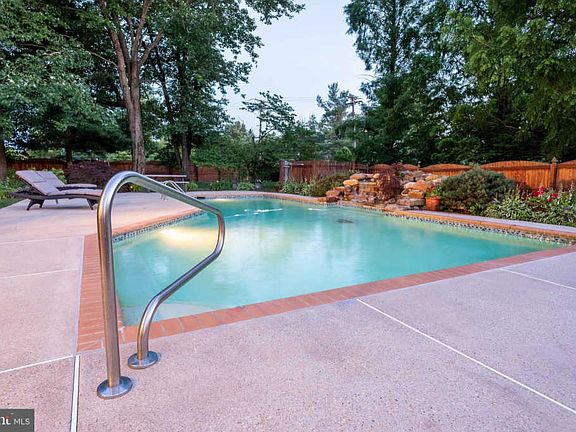 2nd image of 17212 Sandy Knoll Dr
