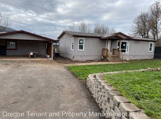 1052 S 28th St, Springfield, OR 97477