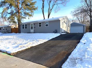 609 Jefferson Ave, Carpentersville, IL 60110