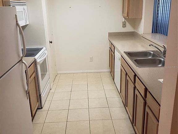 4th image of 474 N Pin Oak Pl #102