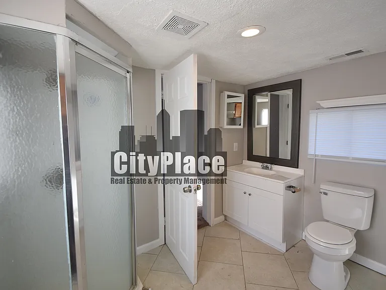 674 S 13th St — Photo 12
