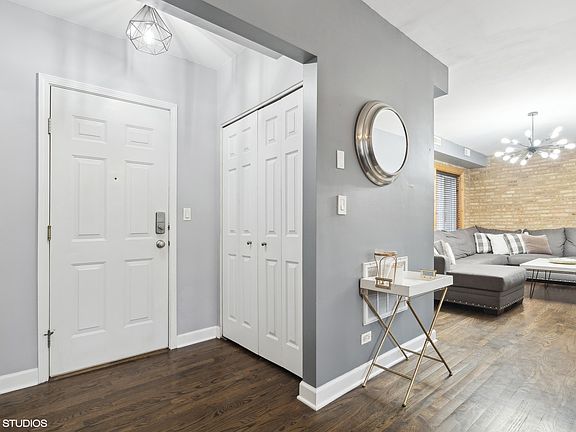 3rd image of 127 Clyde Ave APT 1E