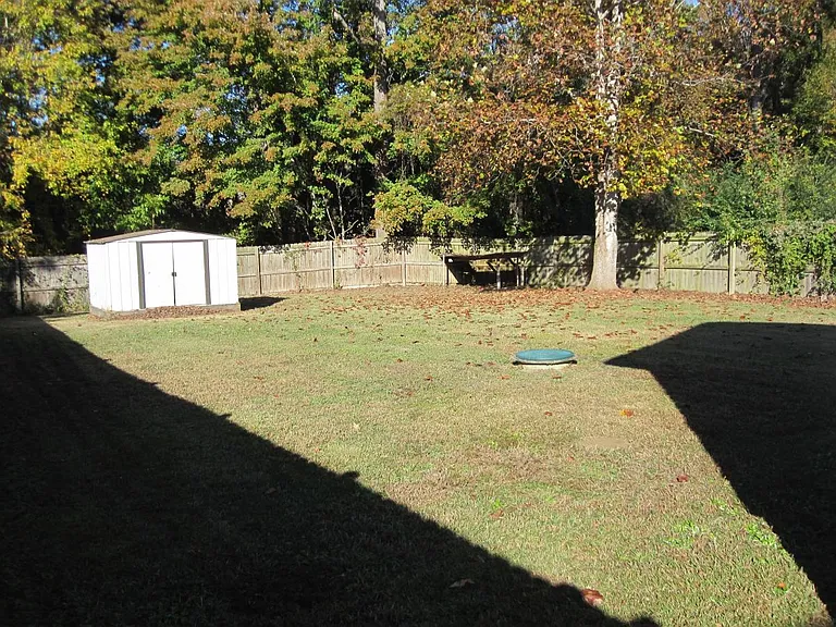 111 Luke Ct — Photo 12