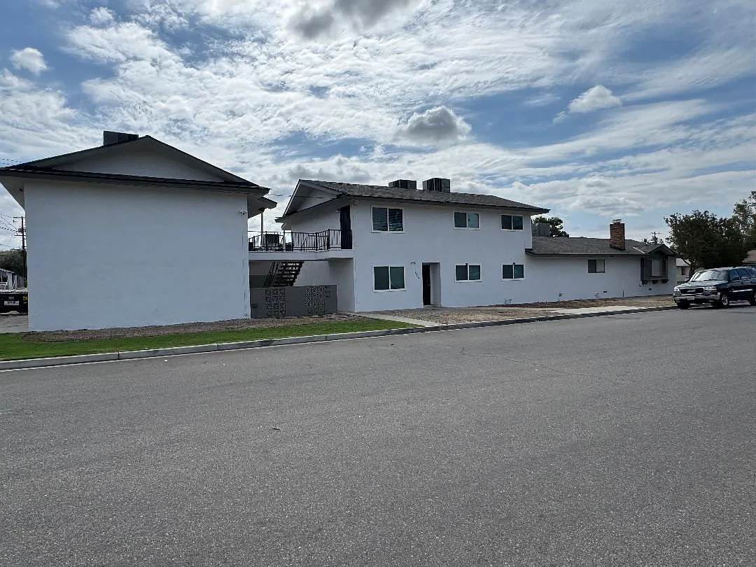 Building Photo - Kern St