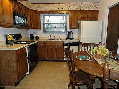 5th image of 29 Ellison Dr