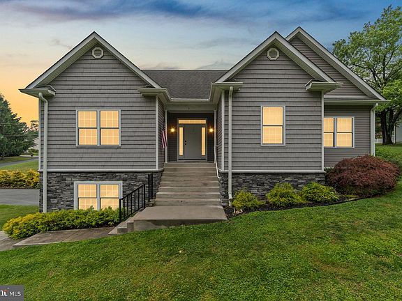 2nd image of 4302 Howard Dr