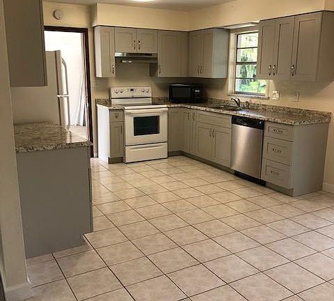 Kitchen/Dining 12' x 20'