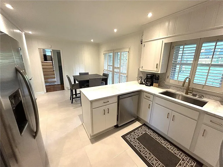 370 Herrington Dr NE — Photo 8