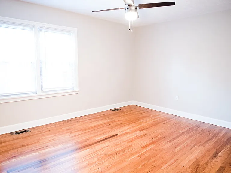 1107 W Rowan St — Photo 9