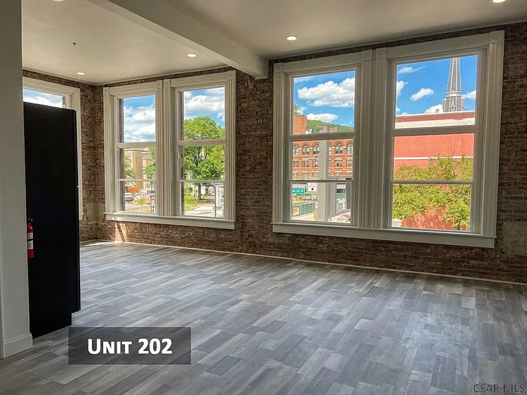 500 Main St #201 — Photo 6