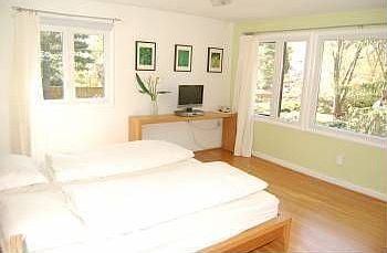 4th image of 2831 Linden Ln