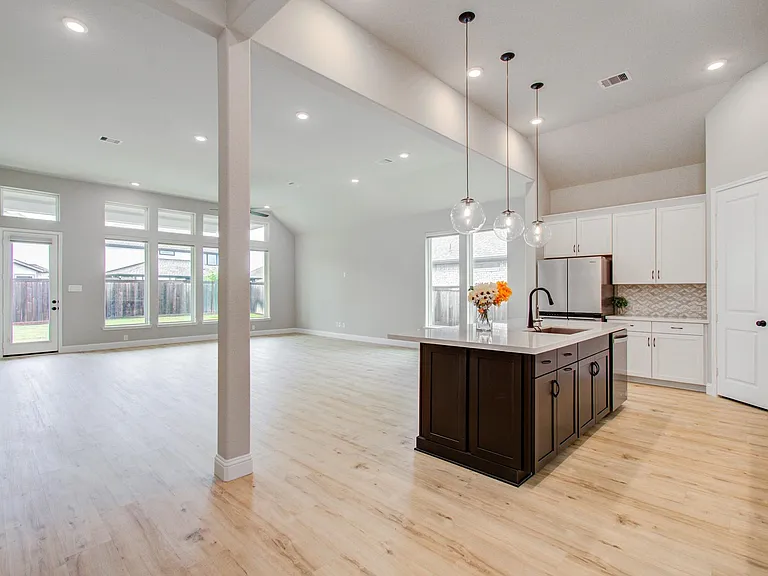 21722 Prickly Caterpillar Ct — Photo 3