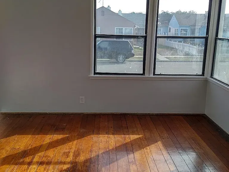 2431 Termino Ave #2431 — Photo 7