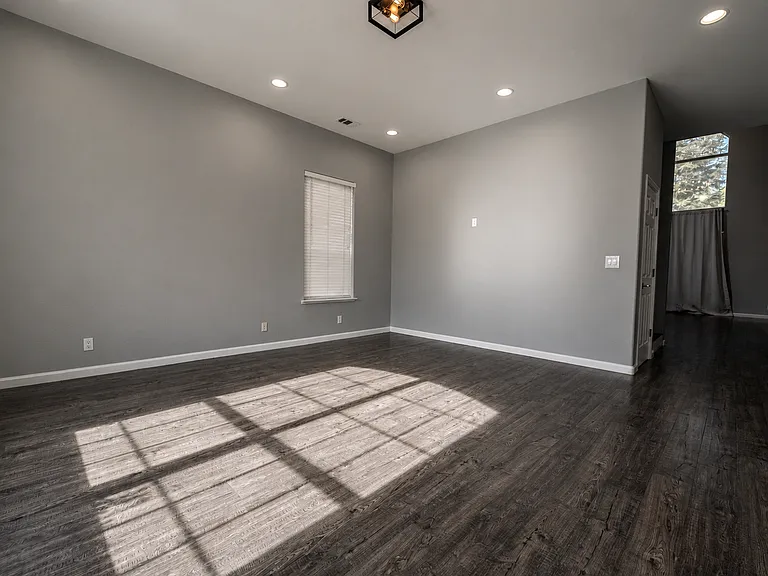 621 Pecan Dr — Photo 12