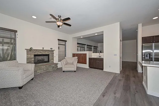 2210 E Branham Ln — Photo 11